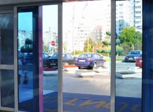Установка автоматических дверей в Симферополе | Мир Ворот
